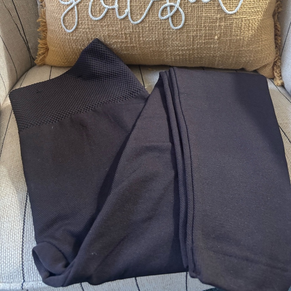 Brand New JW Leggings (Fleece lining)